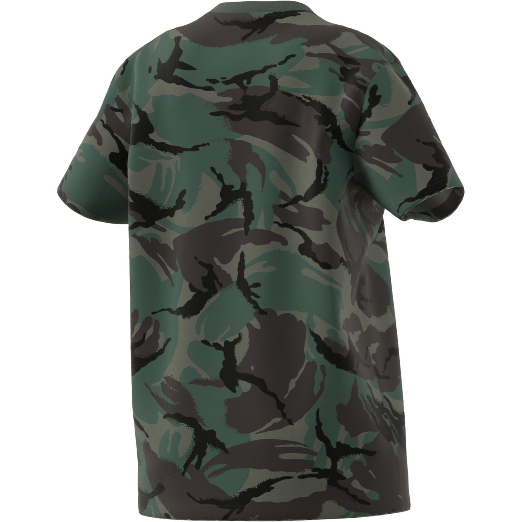 T-shirt för kvinnor adidas Essentials Boyfriend Camouflage